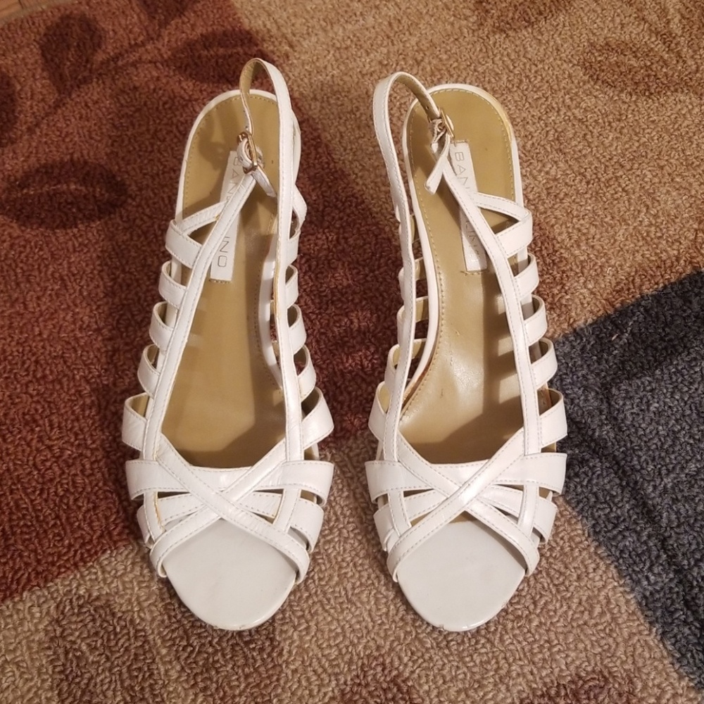 Bandolino white heeled sandals